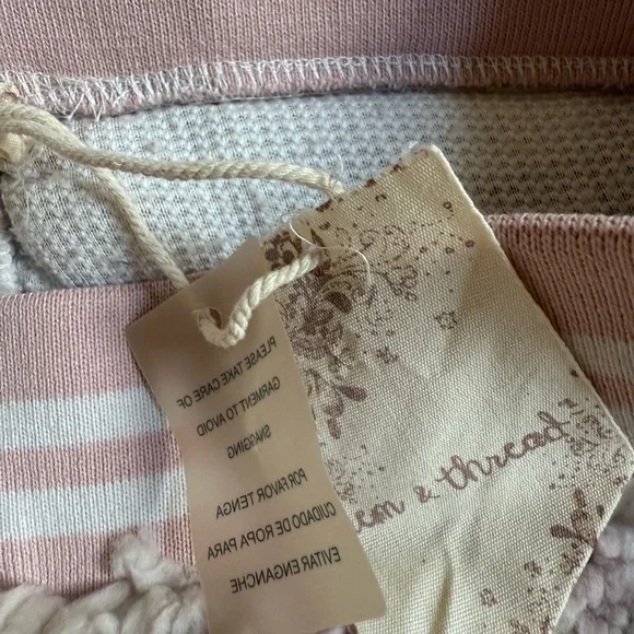 Cozy Camouflage Sherpa Joggers Women’s size medium - Picture 4 of 5